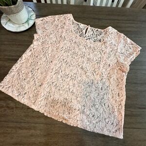 Torrid Woman's Floral Lace Peach Pink Top Blouse Size 1 Short Sleeve Size 14/16